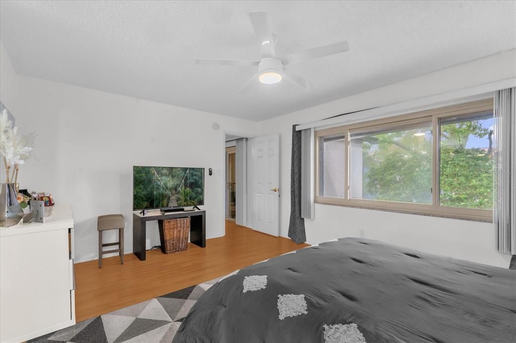 Activo con contrato: $230,000 (3 camas, 2 baños, 1473 Pies cuadrados)