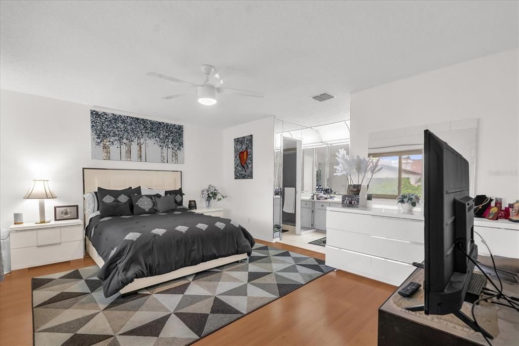 Activo con contrato: $230,000 (3 camas, 2 baños, 1473 Pies cuadrados)
