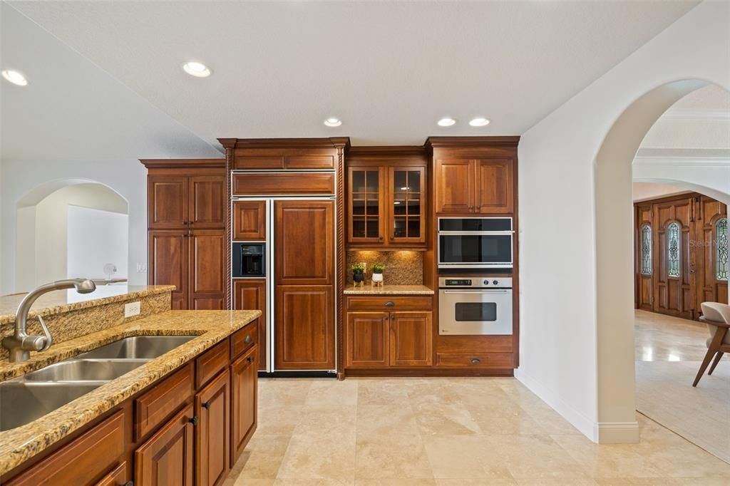 En Venta: $2,450,000 (4 camas, 3 baños, 3975 Pies cuadrados)