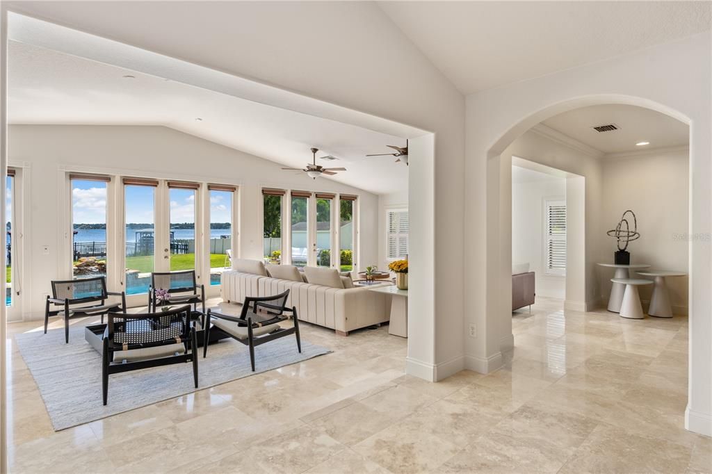 En Venta: $2,450,000 (4 camas, 3 baños, 3975 Pies cuadrados)