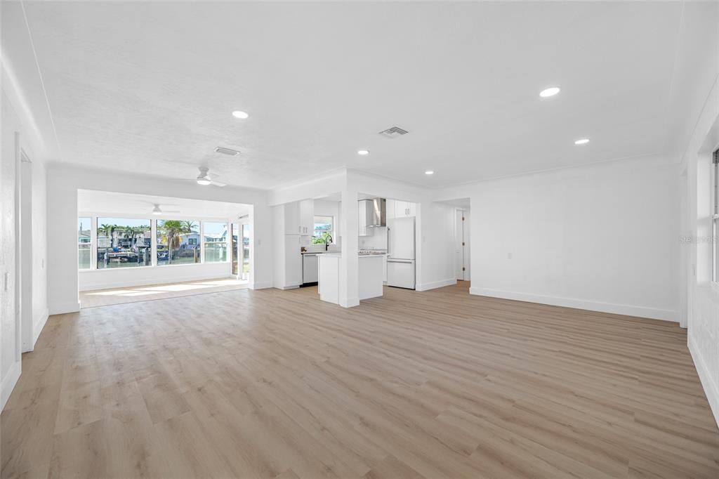 В аренду: $3,900 (3 спален, 2 ванн, 1454 Квадратных фут)