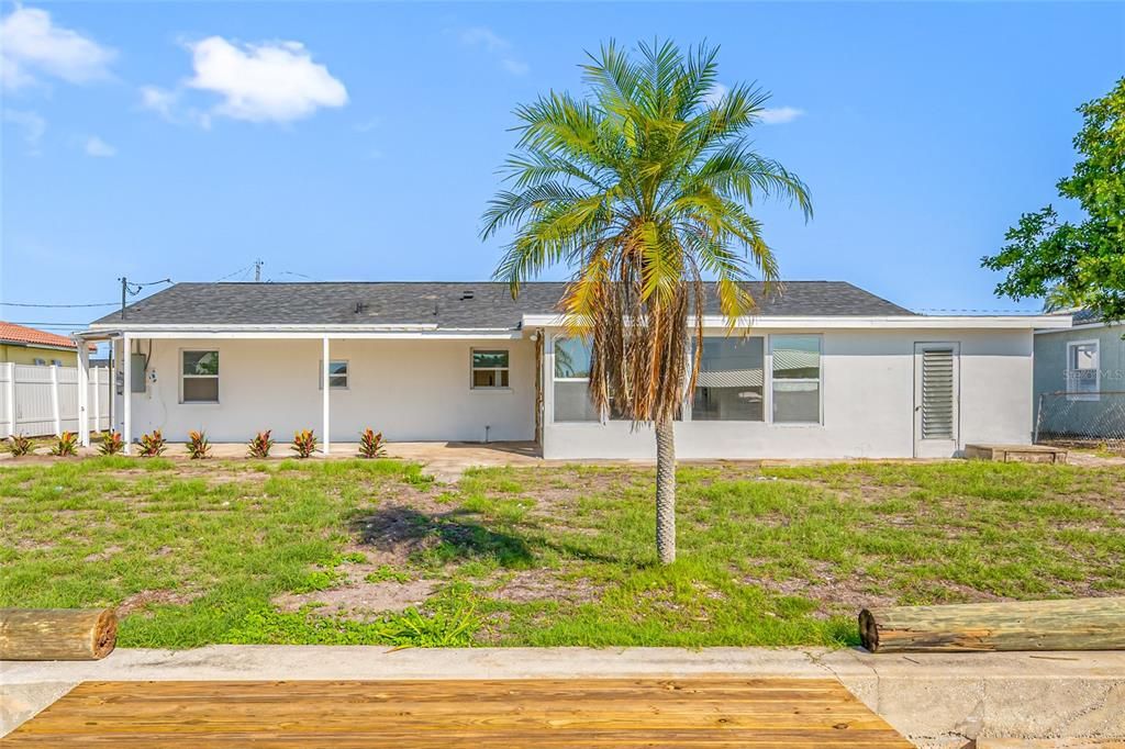 В аренду: $3,900 (3 спален, 2 ванн, 1454 Квадратных фут)