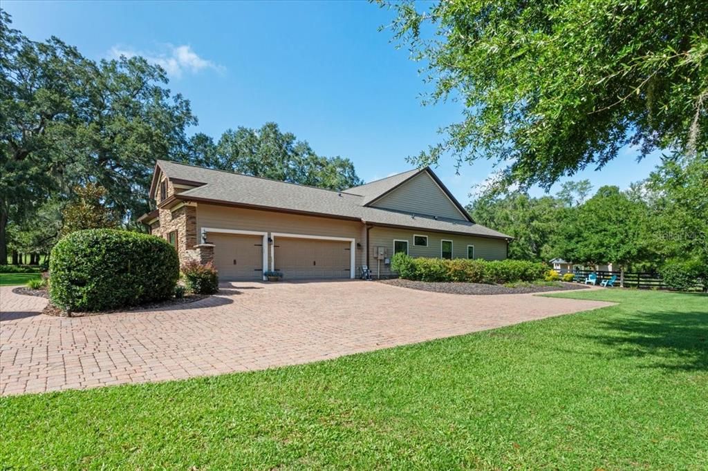Active With Contract: $930,000 (4 beds, 3 baths, 3178 Square Feet)