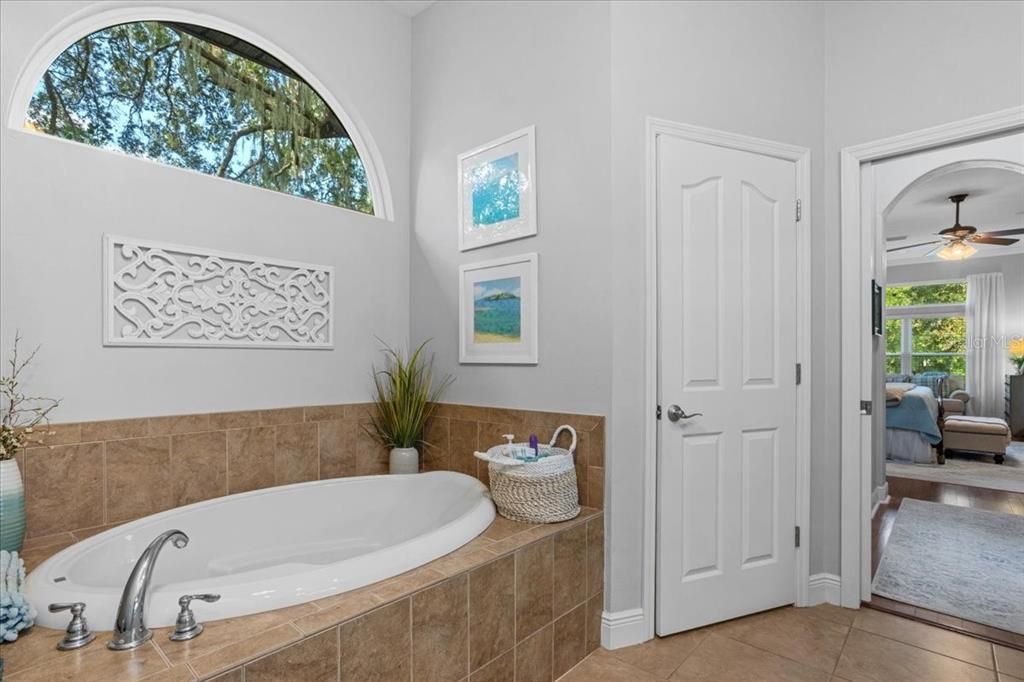 Active With Contract: $930,000 (4 beds, 3 baths, 3178 Square Feet)
