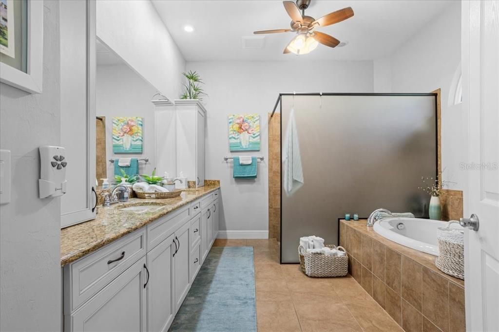 Active With Contract: $930,000 (4 beds, 3 baths, 3178 Square Feet)