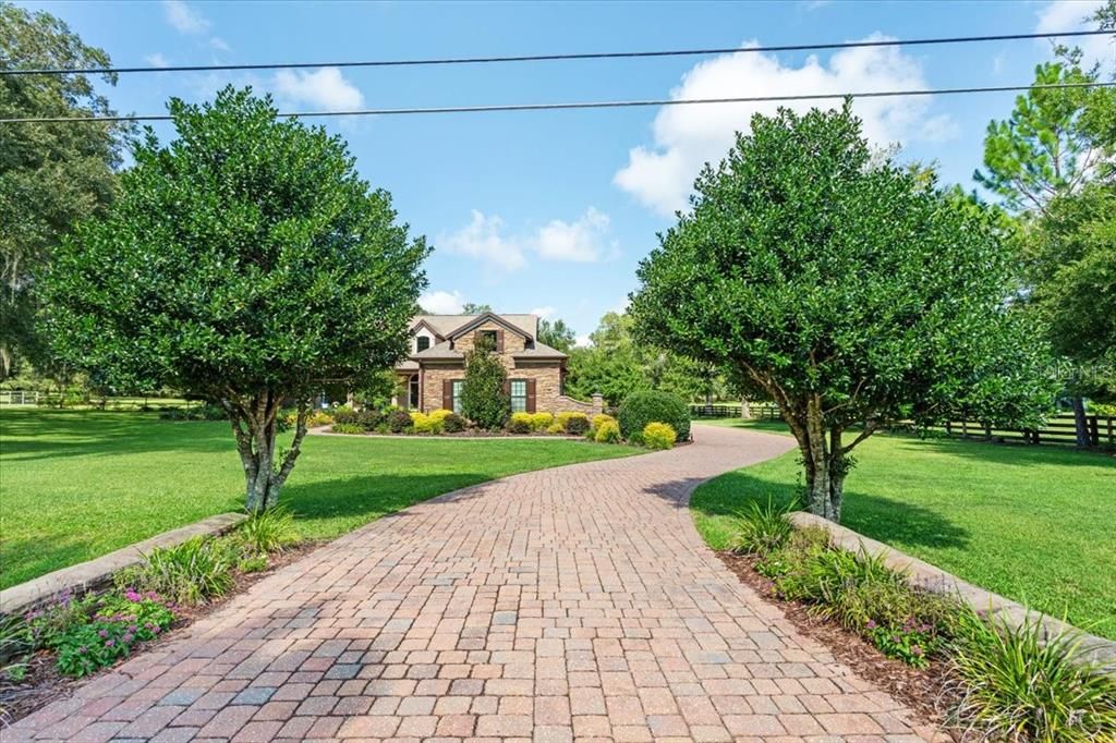 Active With Contract: $930,000 (4 beds, 3 baths, 3178 Square Feet)