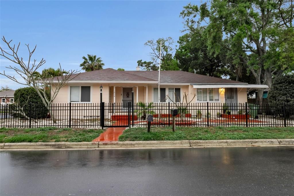 Activo con contrato: $489,000 (5 camas, 0 baños, 1272 Pies cuadrados)