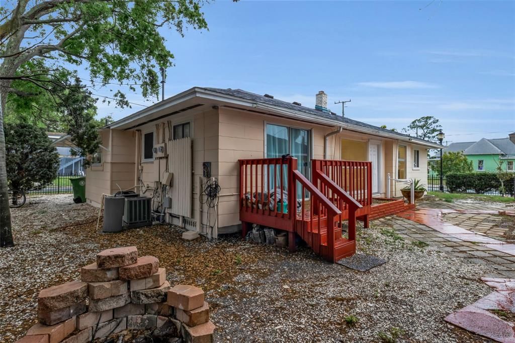 Activo con contrato: $489,000 (5 camas, 0 baños, 1272 Pies cuadrados)