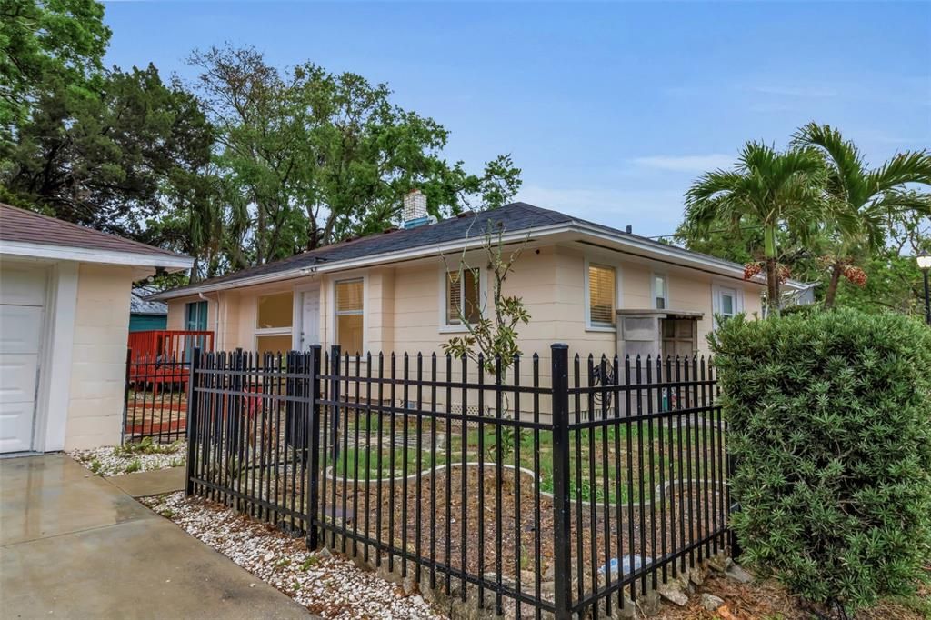 Activo con contrato: $489,000 (5 camas, 0 baños, 1272 Pies cuadrados)