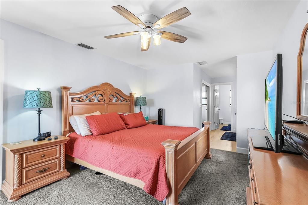 En Venta: $199,000 (2 camas, 2 baños, 1110 Pies cuadrados)