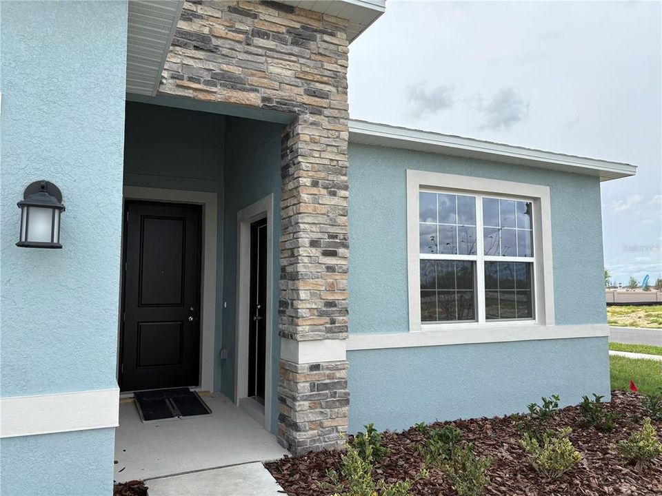 Recently Rented: $1,350 (1 beds, 1 baths, 400 Square Feet)