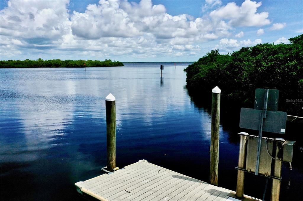 На продажу: $49,995 (0.29 acres)