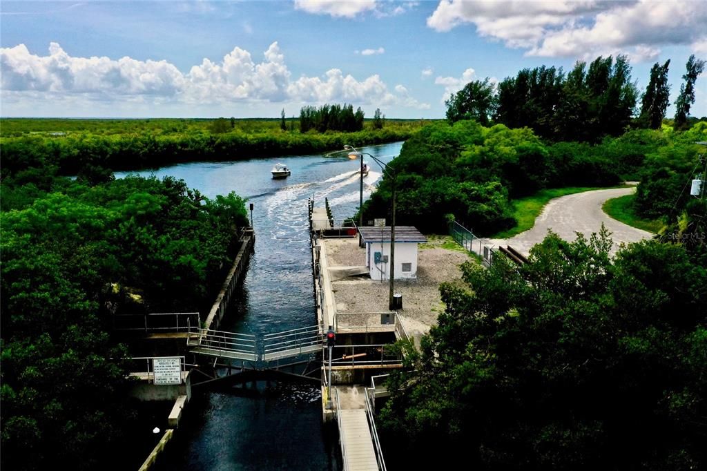 На продажу: $49,995 (0.29 acres)