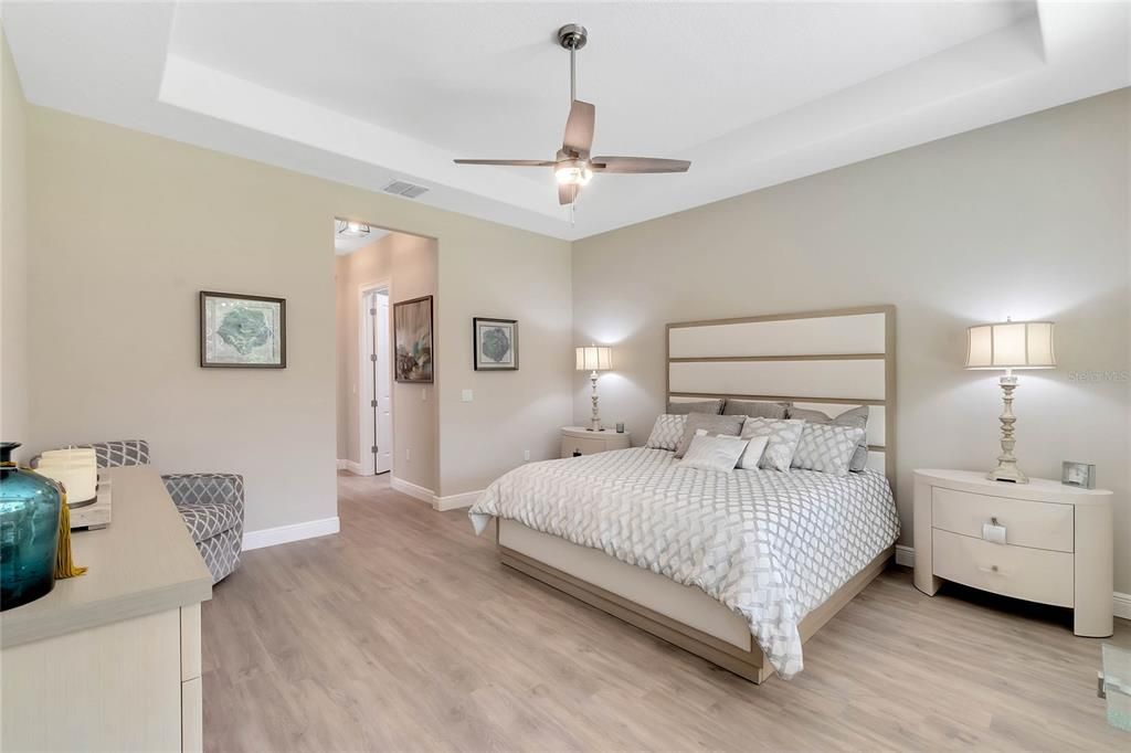 En Venta: $579,900 (3 camas, 2 baños, 2505 Pies cuadrados)