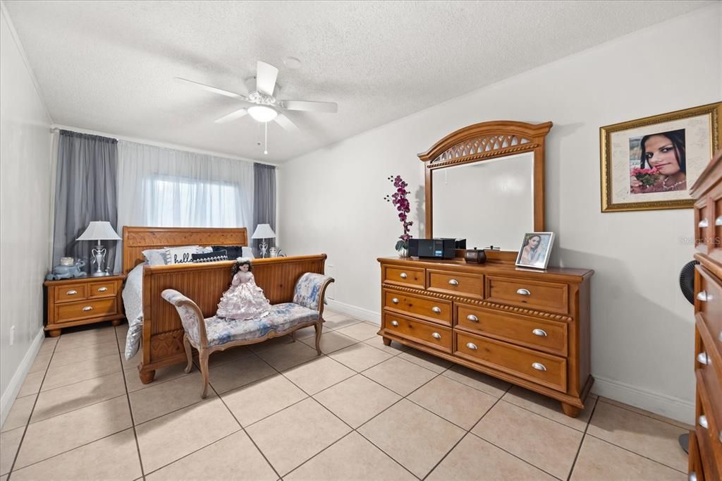 For Sale: $1,300,000 (4 beds, 3 baths, 1692 Square Feet)