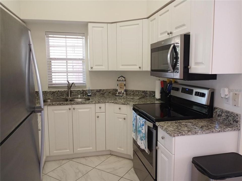 Active With Contract: $2,200 (2 beds, 2 baths, 1147 Square Feet)