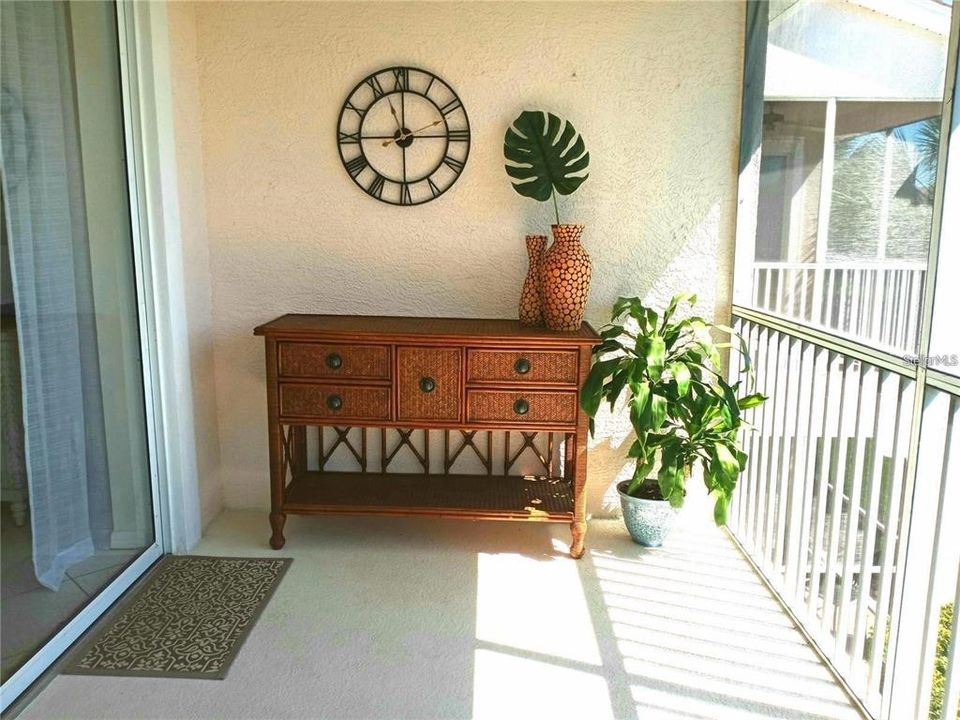 Active With Contract: $2,200 (2 beds, 2 baths, 1147 Square Feet)