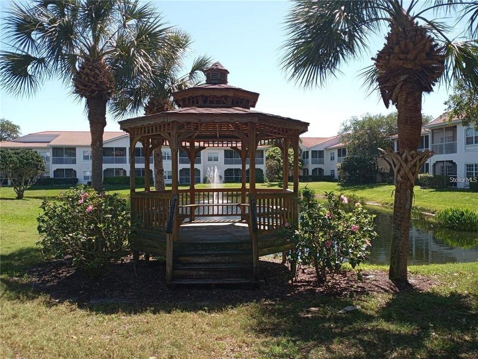 Active With Contract: $2,200 (2 beds, 2 baths, 1147 Square Feet)