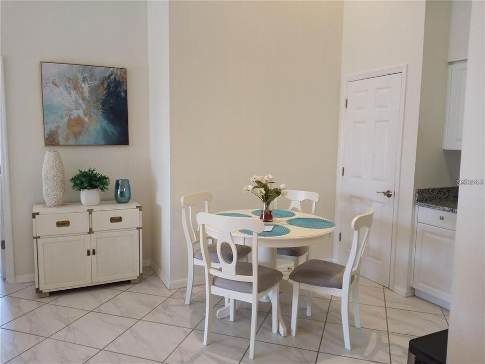 Active With Contract: $2,200 (2 beds, 2 baths, 1147 Square Feet)