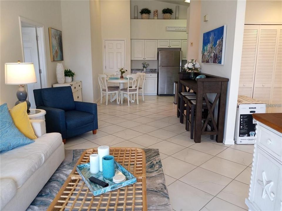 Active With Contract: $2,200 (2 beds, 2 baths, 1147 Square Feet)