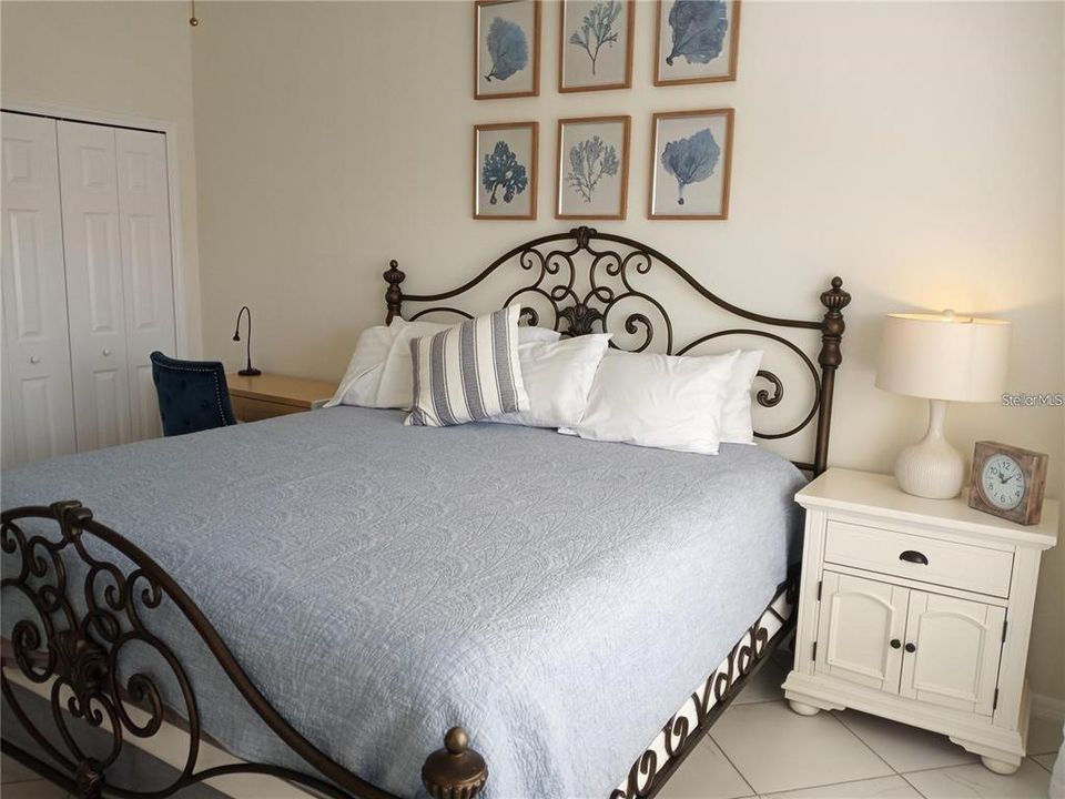 Active With Contract: $2,200 (2 beds, 2 baths, 1147 Square Feet)