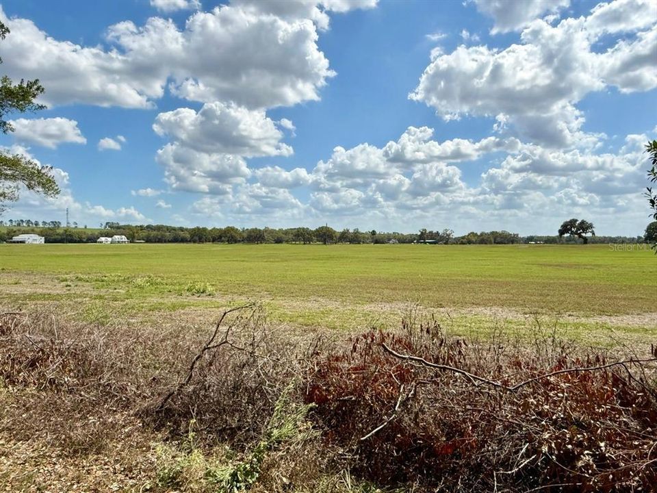 Под контрактом: $390,000 (8.00 acres)