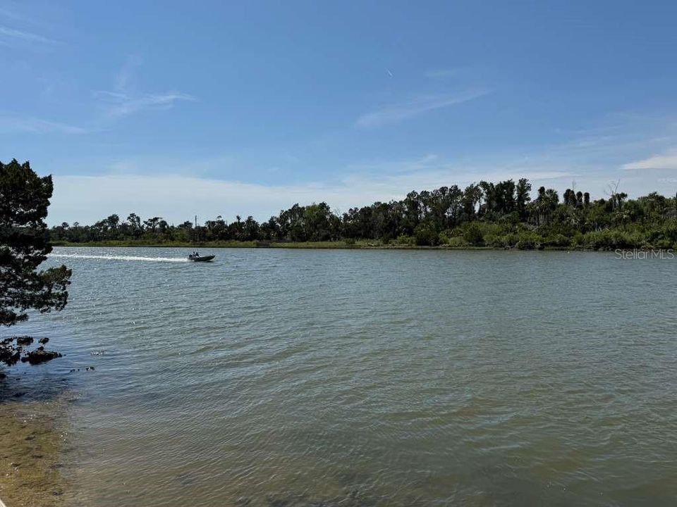 На продажу: $28,000 (0.33 acres)