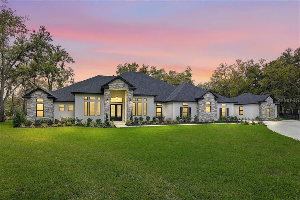 Recently Sold: $2,100,000 (5 beds, 4 baths, 5359 Square Feet)