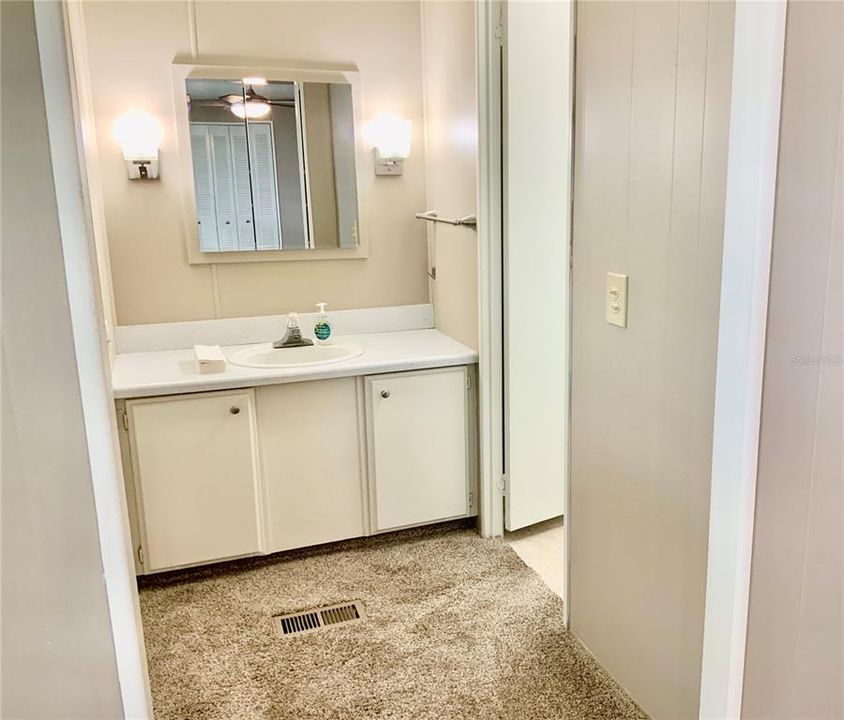 Active With Contract: $127,500 (2 beds, 2 baths, 1056 Square Feet)