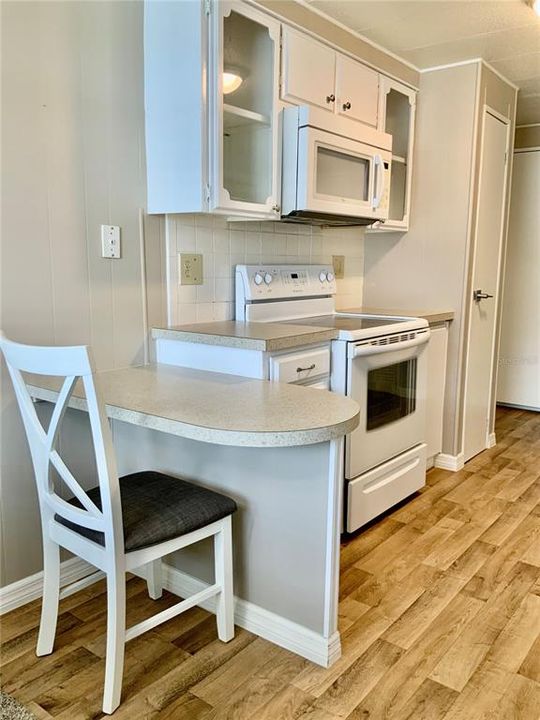 Active With Contract: $127,500 (2 beds, 2 baths, 1056 Square Feet)
