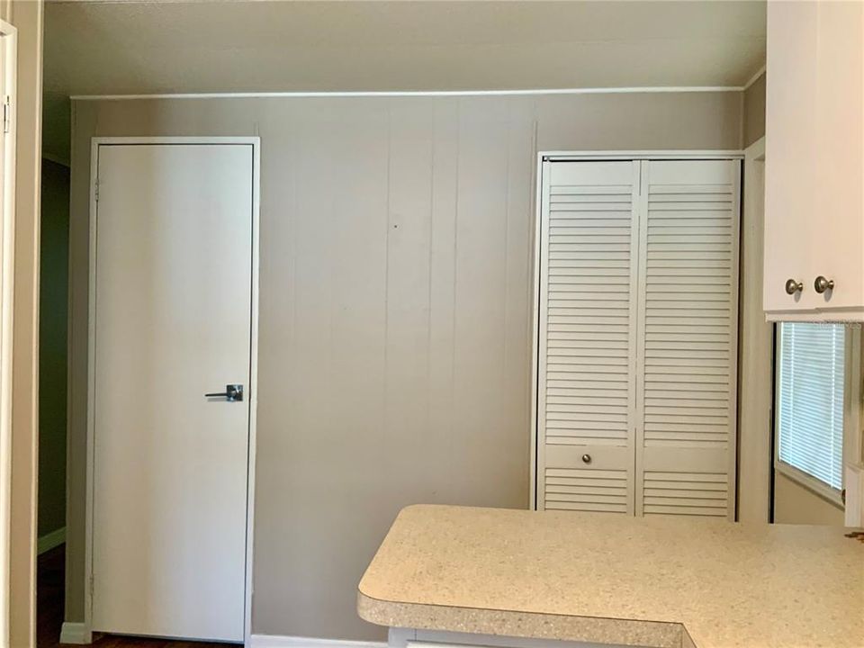 Active With Contract: $127,500 (2 beds, 2 baths, 1056 Square Feet)