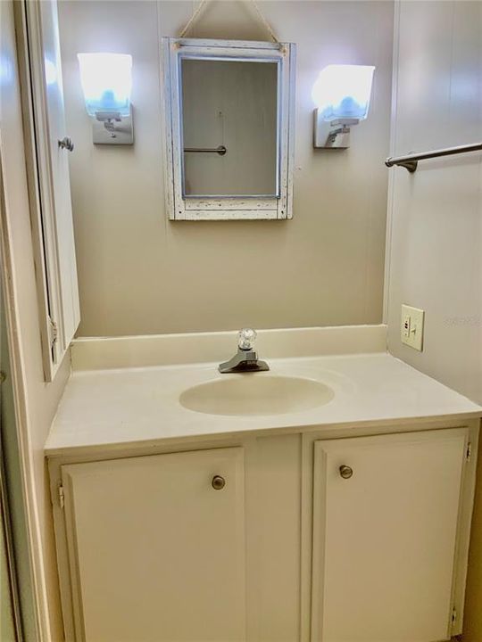 Active With Contract: $127,500 (2 beds, 2 baths, 1056 Square Feet)