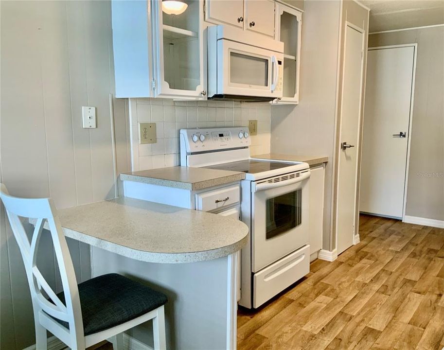 Active With Contract: $127,500 (2 beds, 2 baths, 1056 Square Feet)