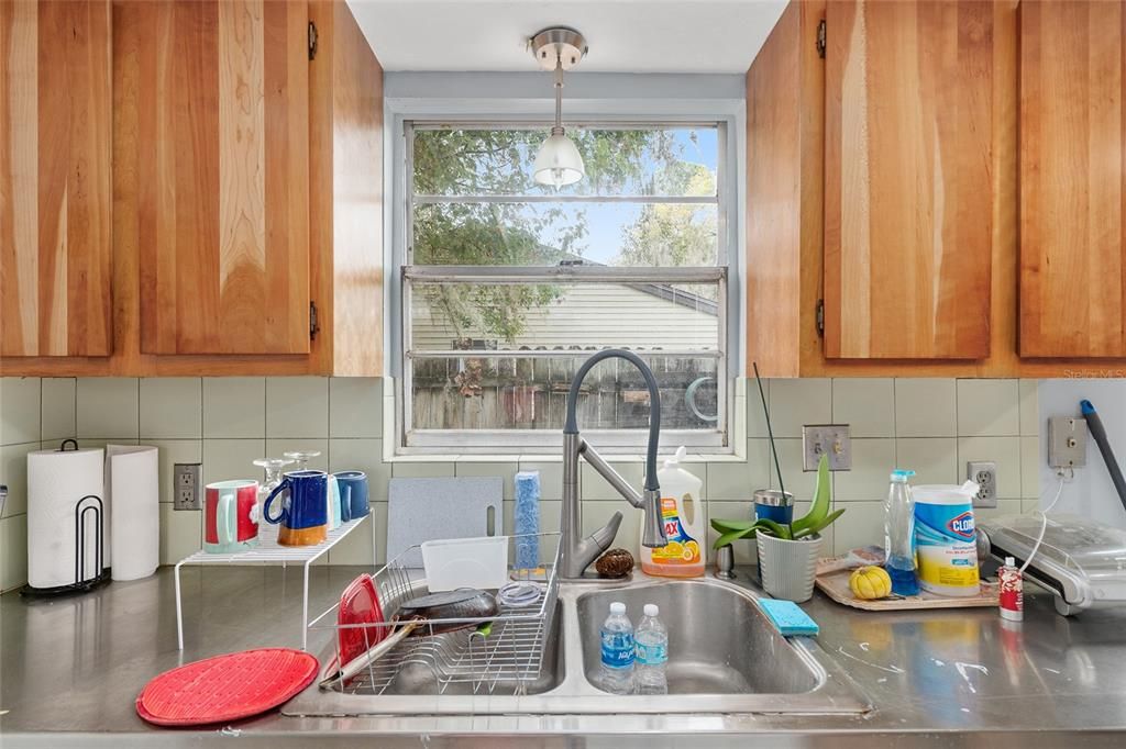 待售: $125,000 (2 贝兹, 1 浴室, 822 平方英尺)