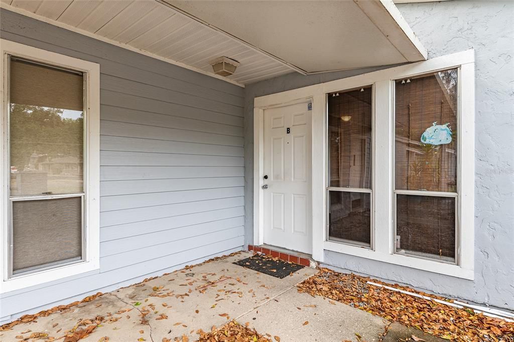 待售: $125,000 (2 贝兹, 1 浴室, 822 平方英尺)