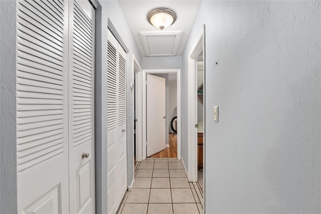 待售: $125,000 (2 贝兹, 1 浴室, 822 平方英尺)