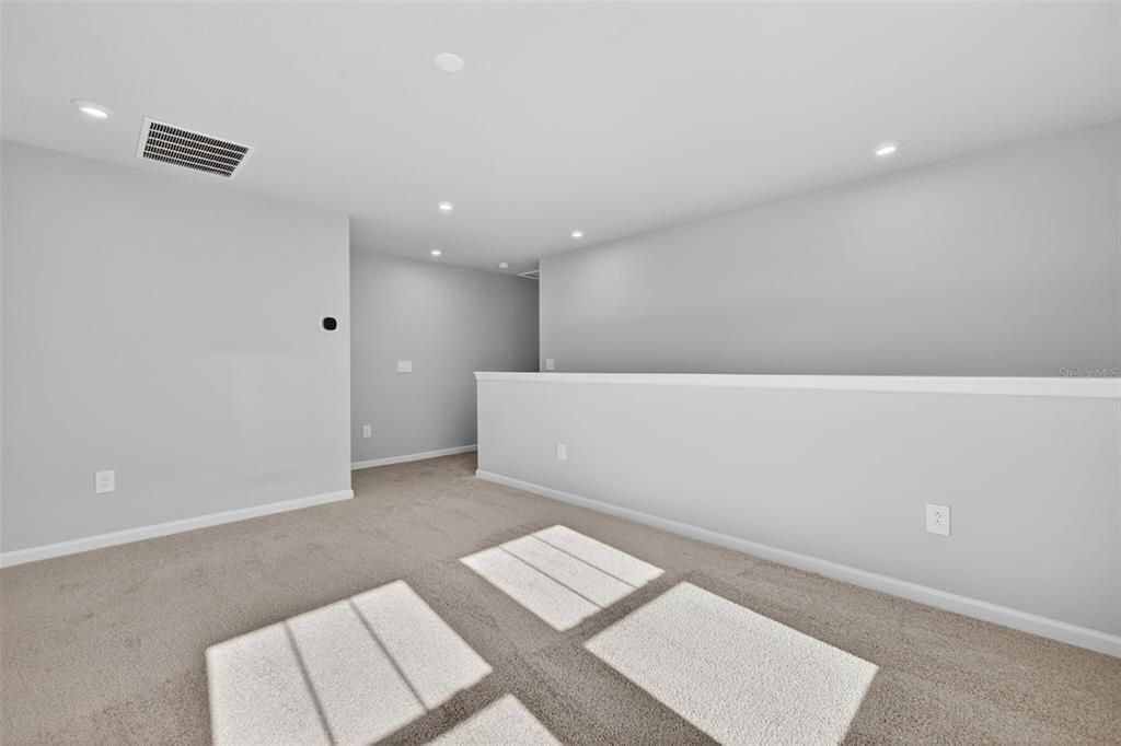 Под контрактом: $339,827 (3 спален, 2 ванн, 1828 Квадратных фут)