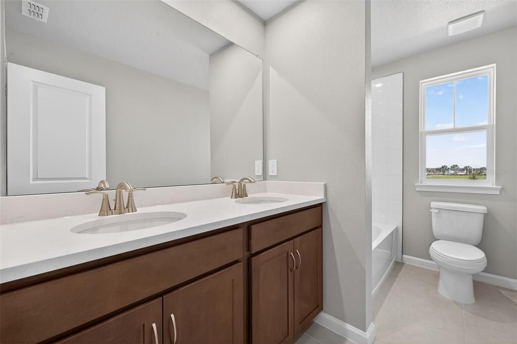 Под контрактом: $339,827 (3 спален, 2 ванн, 1828 Квадратных фут)