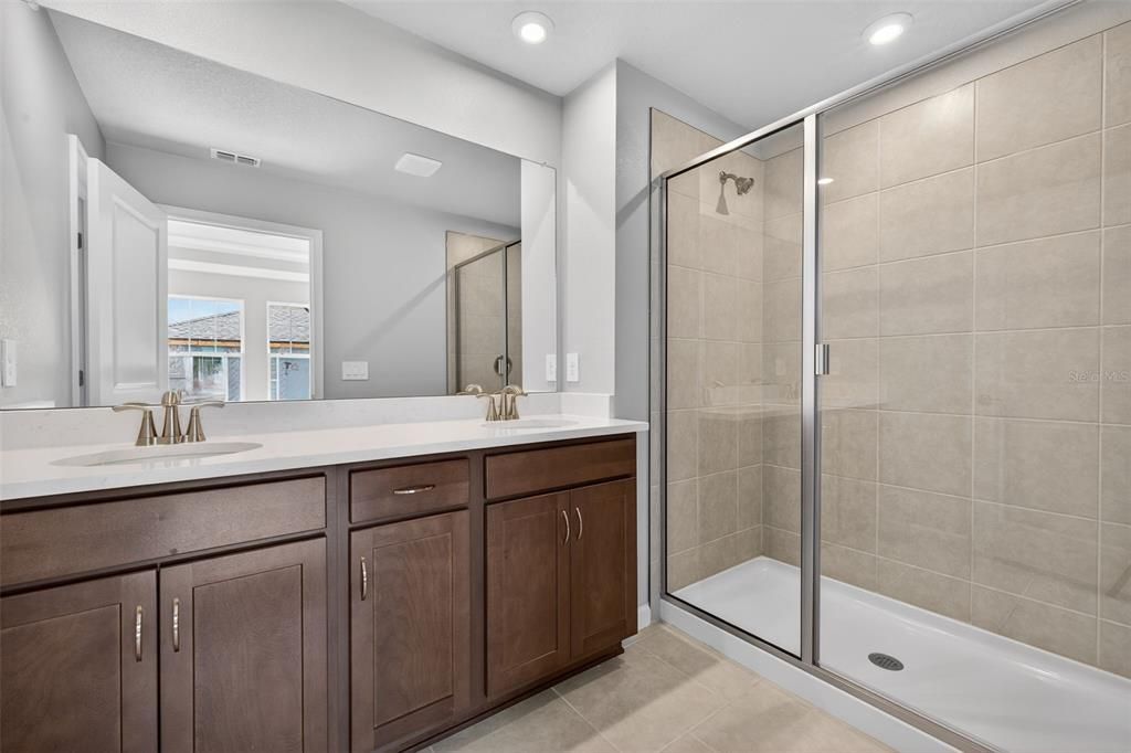 Под контрактом: $339,827 (3 спален, 2 ванн, 1828 Квадратных фут)