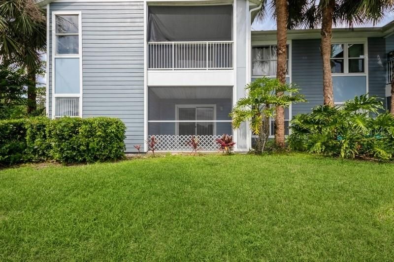 Active With Contract: $180,000 (2 beds, 2 baths, 899 Square Feet)