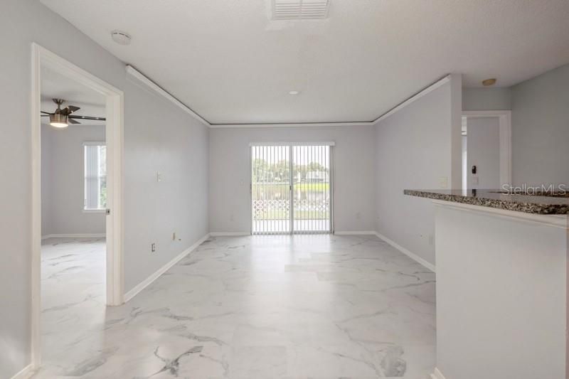 Active With Contract: $180,000 (2 beds, 2 baths, 899 Square Feet)