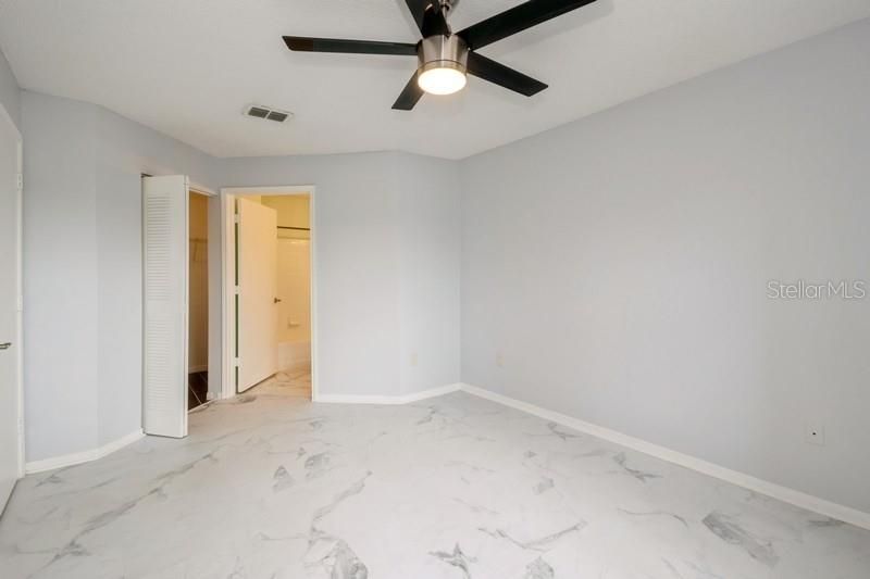 Active With Contract: $180,000 (2 beds, 2 baths, 899 Square Feet)