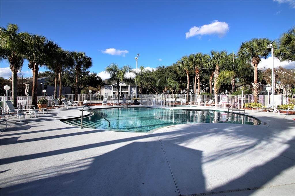 Active With Contract: $180,000 (2 beds, 2 baths, 899 Square Feet)