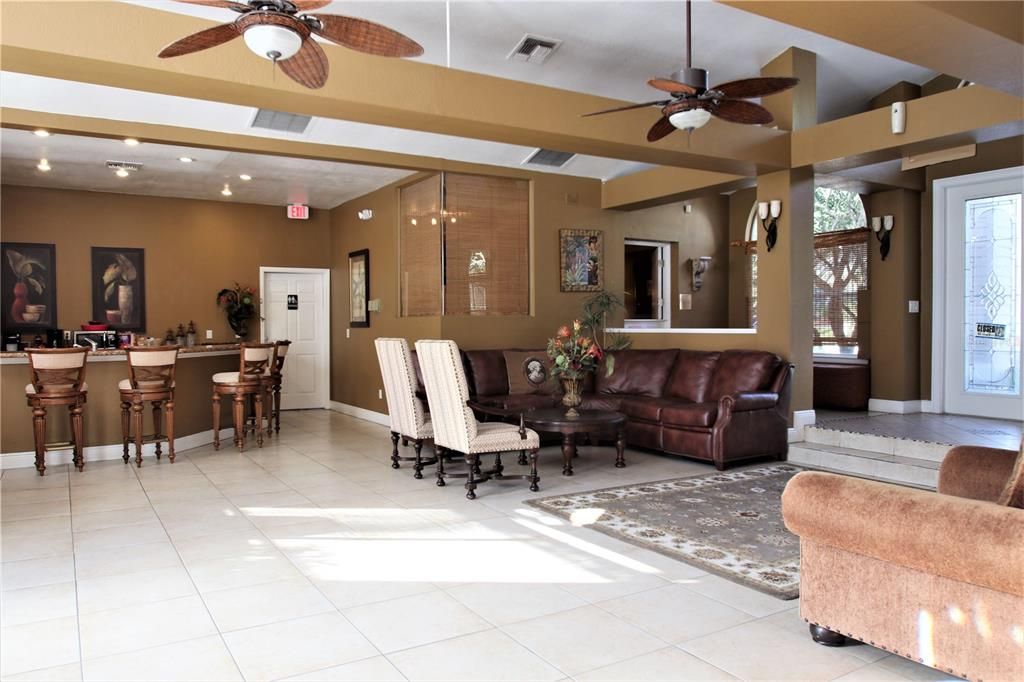 Active With Contract: $180,000 (2 beds, 2 baths, 899 Square Feet)