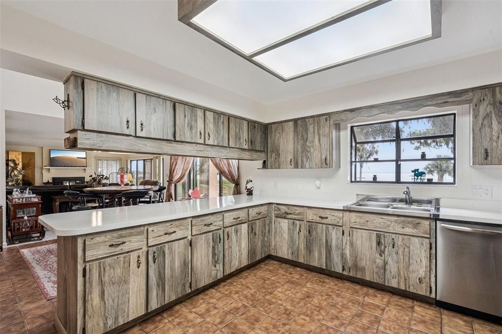 На продажу: $649,500 (4 спален, 3 ванн, 2470 Квадратных фут)