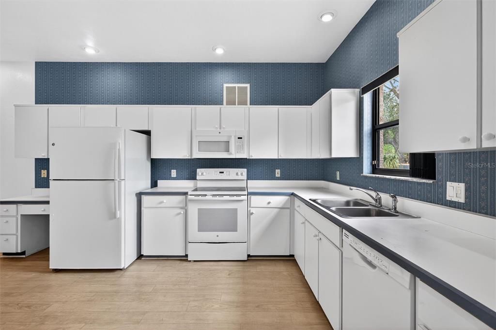 For Sale: $536,829 (4 beds, 3 baths, 2504 Square Feet)