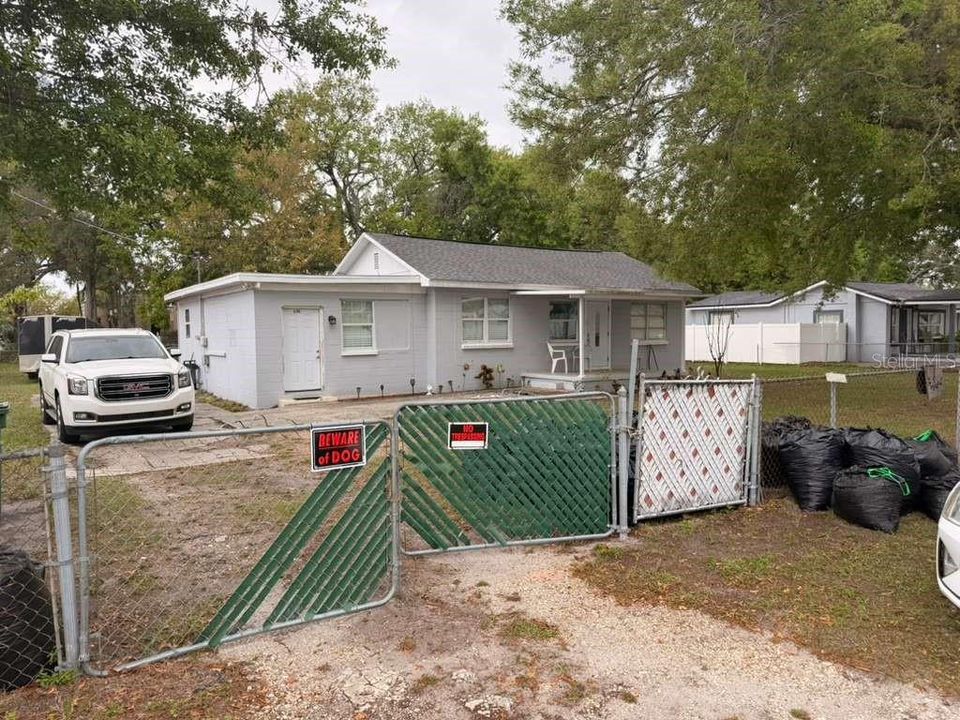 Vendido Recientemente: $365,000 (4 camas, 2 baños, 1274 Pies cuadrados)