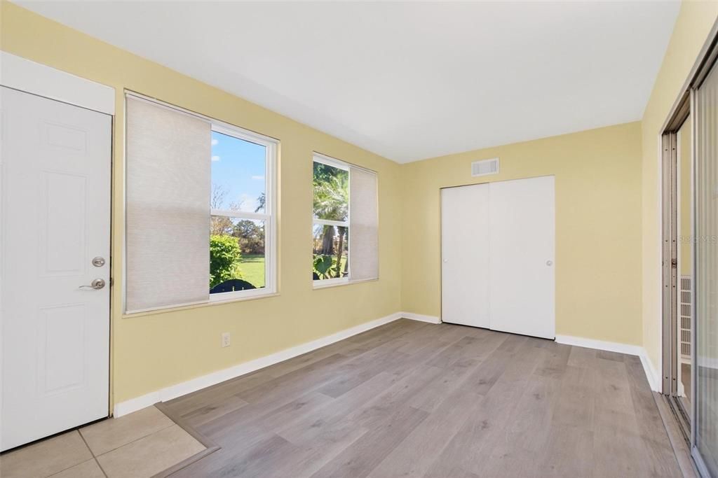 Под контрактом: $118,750 (1 спален, 1 ванн, 825 Квадратных фут)