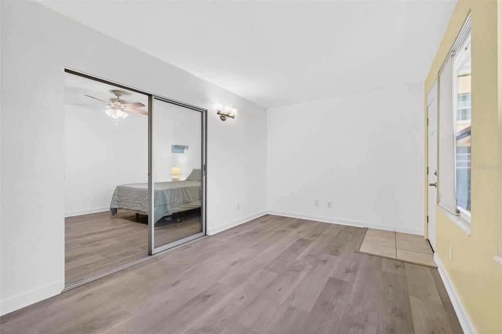 Под контрактом: $118,750 (1 спален, 1 ванн, 825 Квадратных фут)