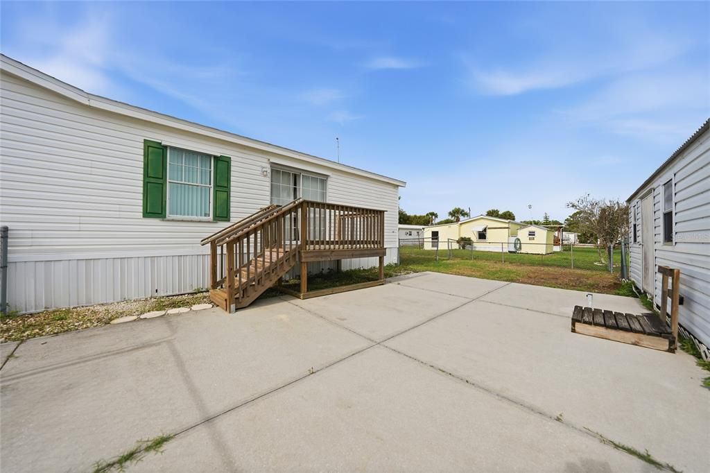На продажу: $199,000 (5 спален, 3 ванн, 2325 Квадратных фут)
